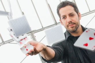David Blaine quits smoking with allen carrs easyway