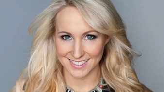 Nikki Glaser stops smoking and drinking with Allen Carr's Easyway