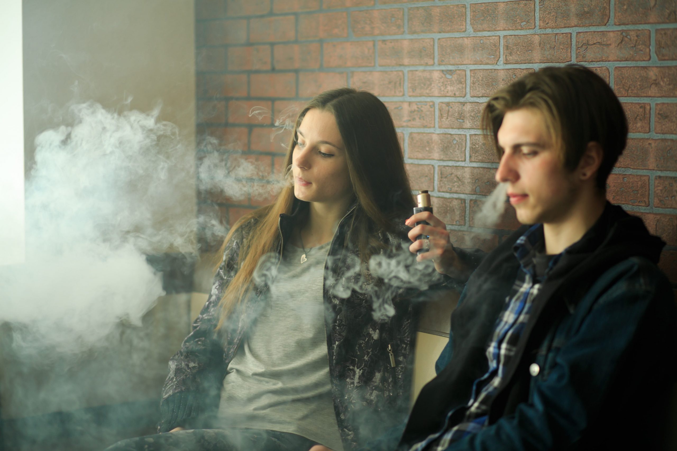 Teen Vaping Stats, Facts, How to Spot and How to Help Them t